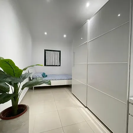 Modern 2 Bedroom Next To The Promenade R2 公寓
