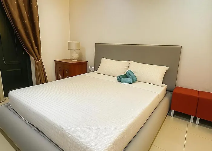 The Moment - R2 Gzira